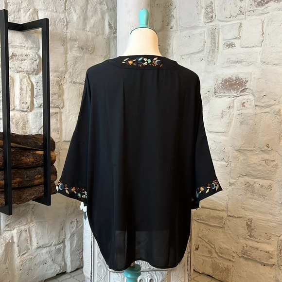 Forever 21 | Floral Embroidered Kimono - Picture 5 of 8